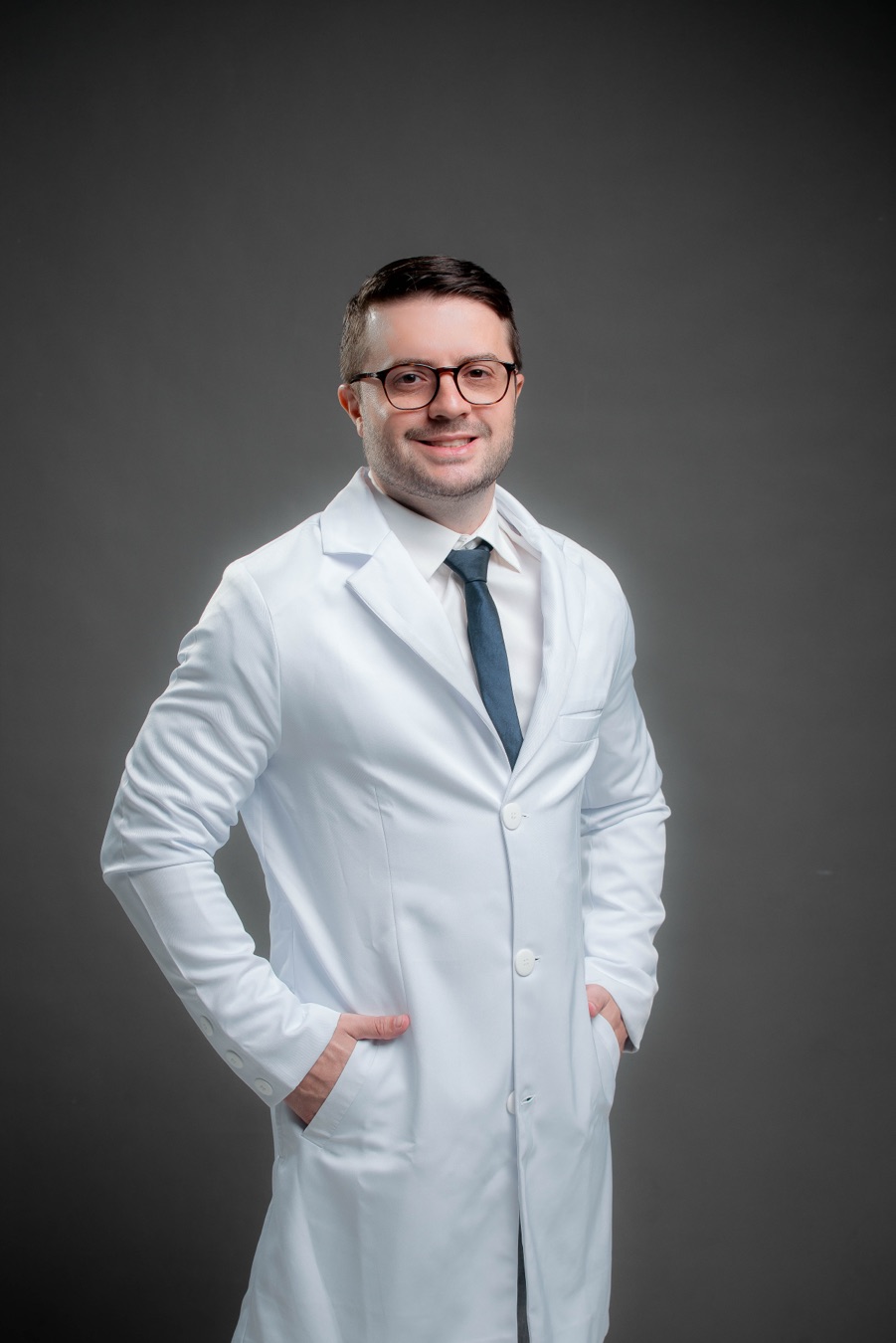 Dr. Vinicius Scandalo Rocha, radiologista e intervencionista da dor